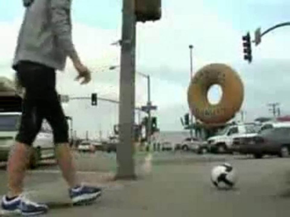 Foot Blonde vs Brune