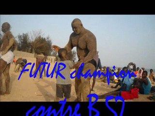 lutte sénégalai entrainement bombardier  plage Mbour Sénégal