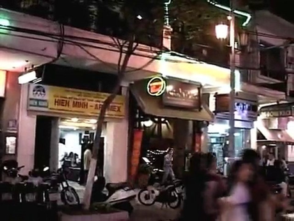 PlanetPhim_MonAn3Mien-Saigon-2