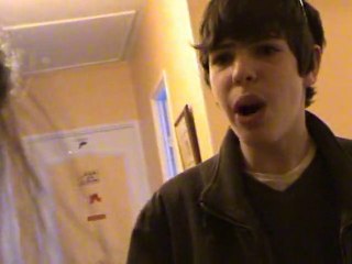 Le (jeune) Visiteur du Futur - Les toilettes