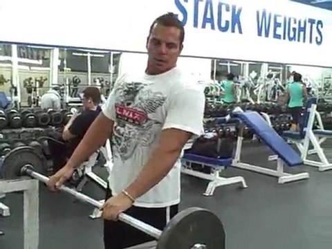 Straight Barbell Curls vs EZ Bar Curls