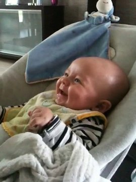 Premiers éclats de rire