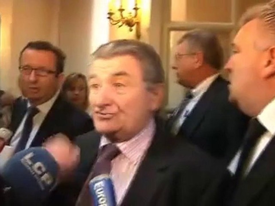 Le président de l'Assemblée poursuivi par des députés