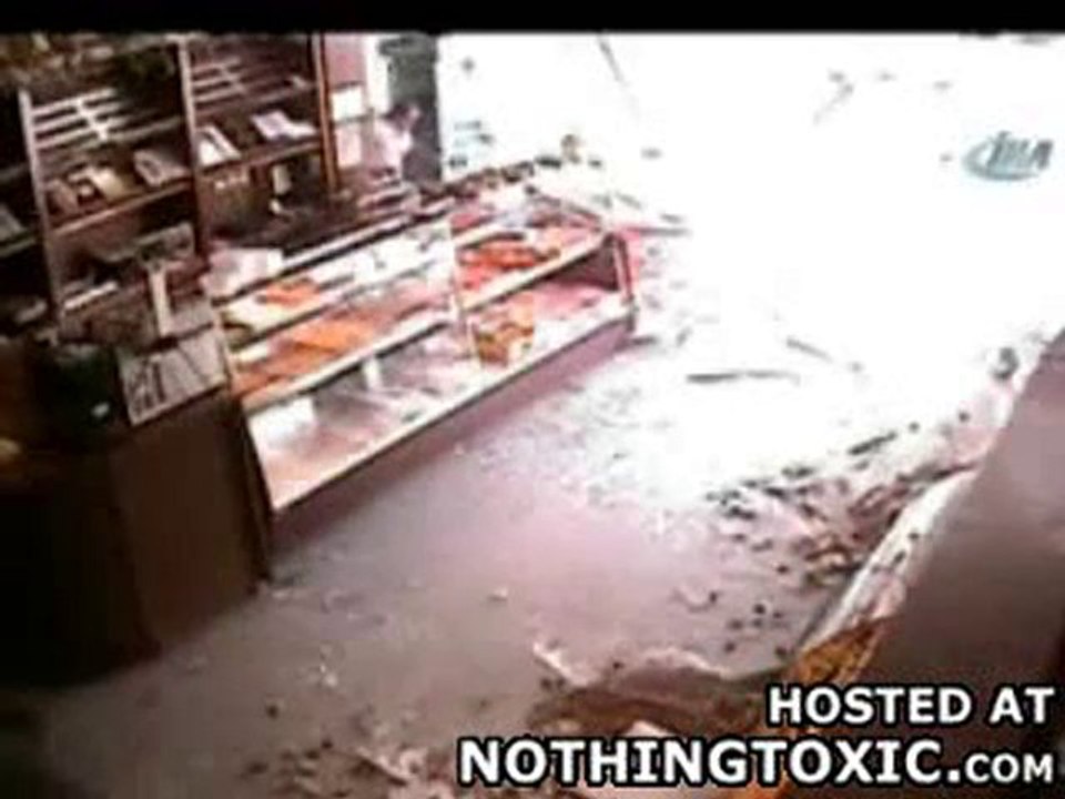 Crash voiture vs magasin