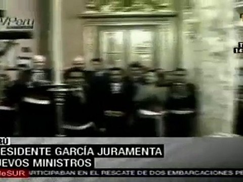 Presidente García juramenta nuevos ministros