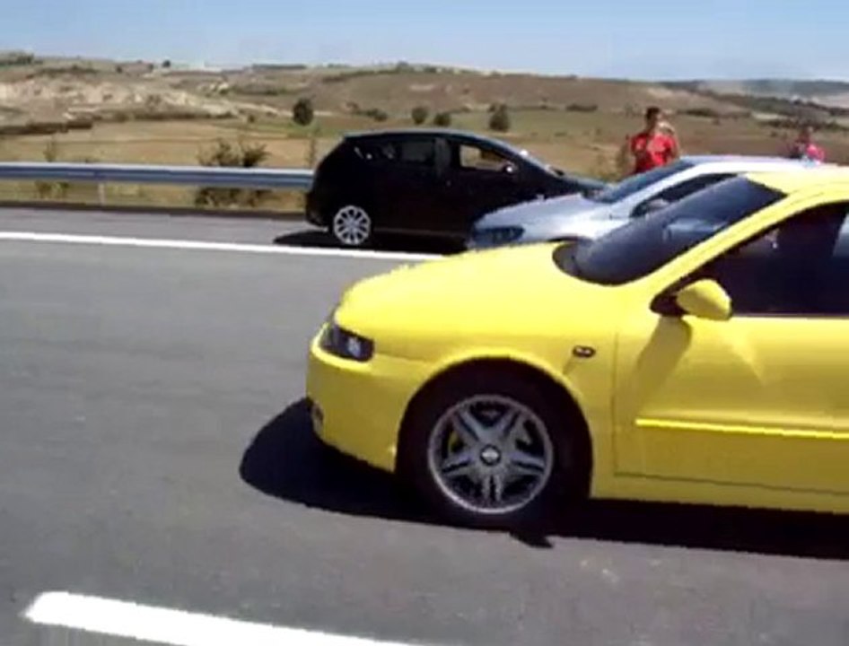 Drag Race (VW Scirocco 211 HP – Seat Leon FR 180 HP)