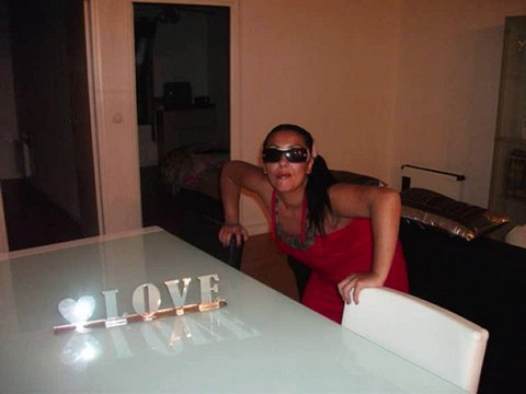 nou on saime et notre chanson moi clo et gina amoooooooooo