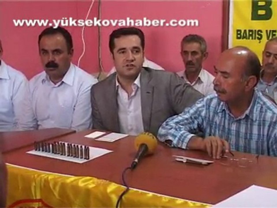 POLİS HAKARETİNE TEPKİLER BÖYÜYOR