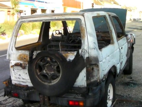 Beauvais: une voiture incendiée dans la nuit