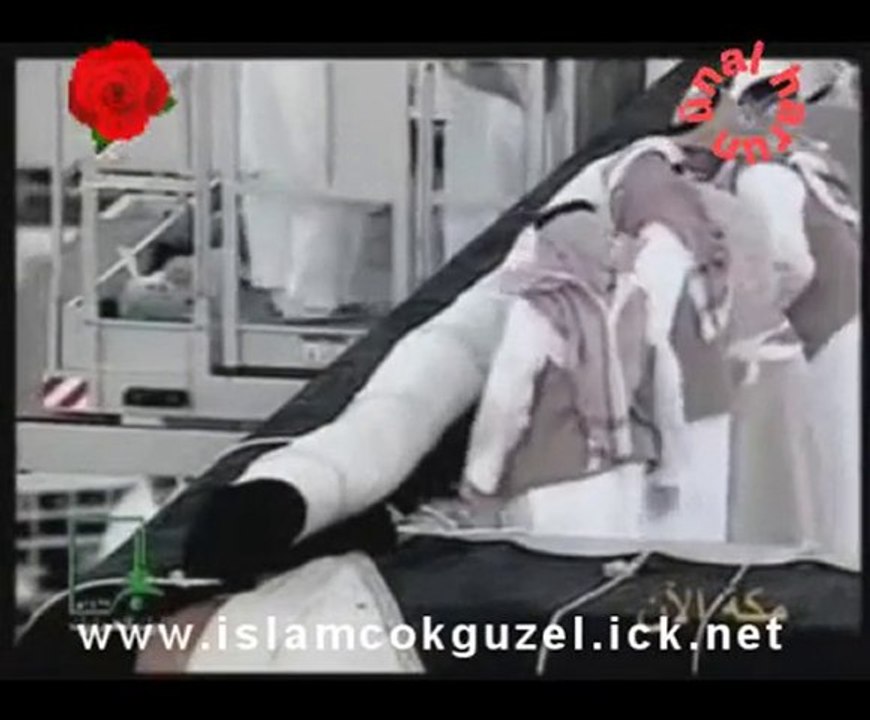 Kabe-i Muazzama'nın Örtüsünün Değiştirilmesi