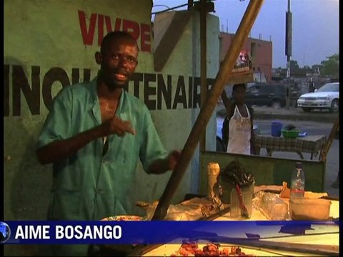 Les jeunes contorsionistes des rues pauvres de Kinshasa