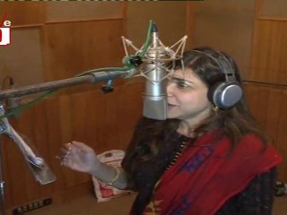 Alka Yagnik Love Struck!!!