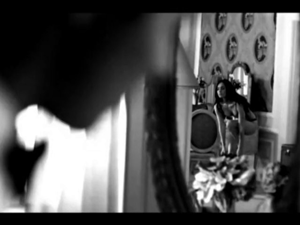 SNTV - Exklusiv: Megan Fox in Armani Jeans