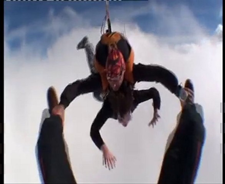 Saut en parachute tandem à 4000m (2010)