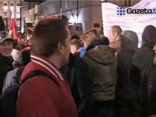 "Kto nie skacze broni krzyża"