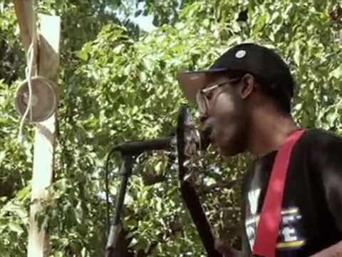 DETROIT LIVES-Knoxville In Palladium Boots durch Motor City