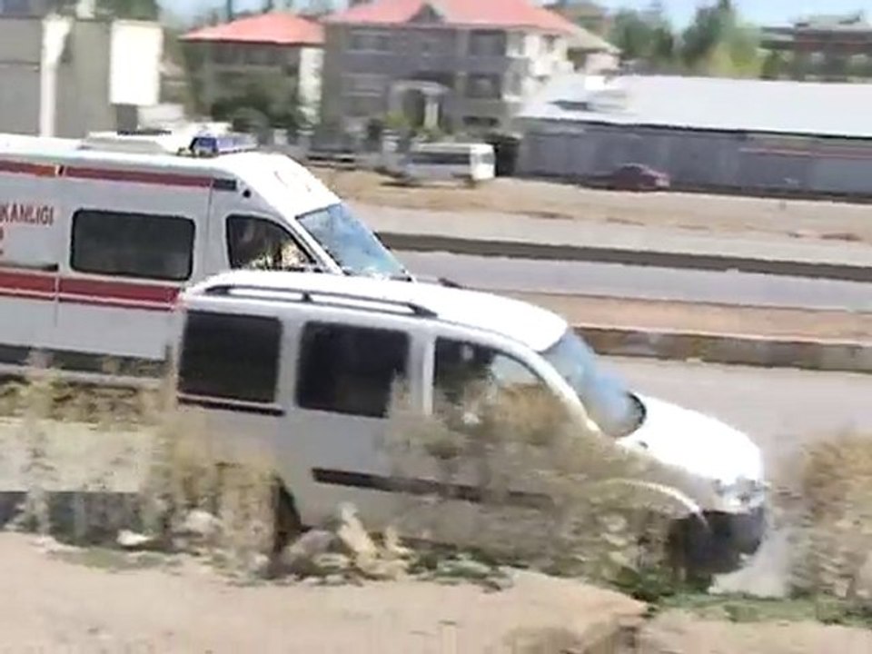 Yüksekova'da patlama ,,,