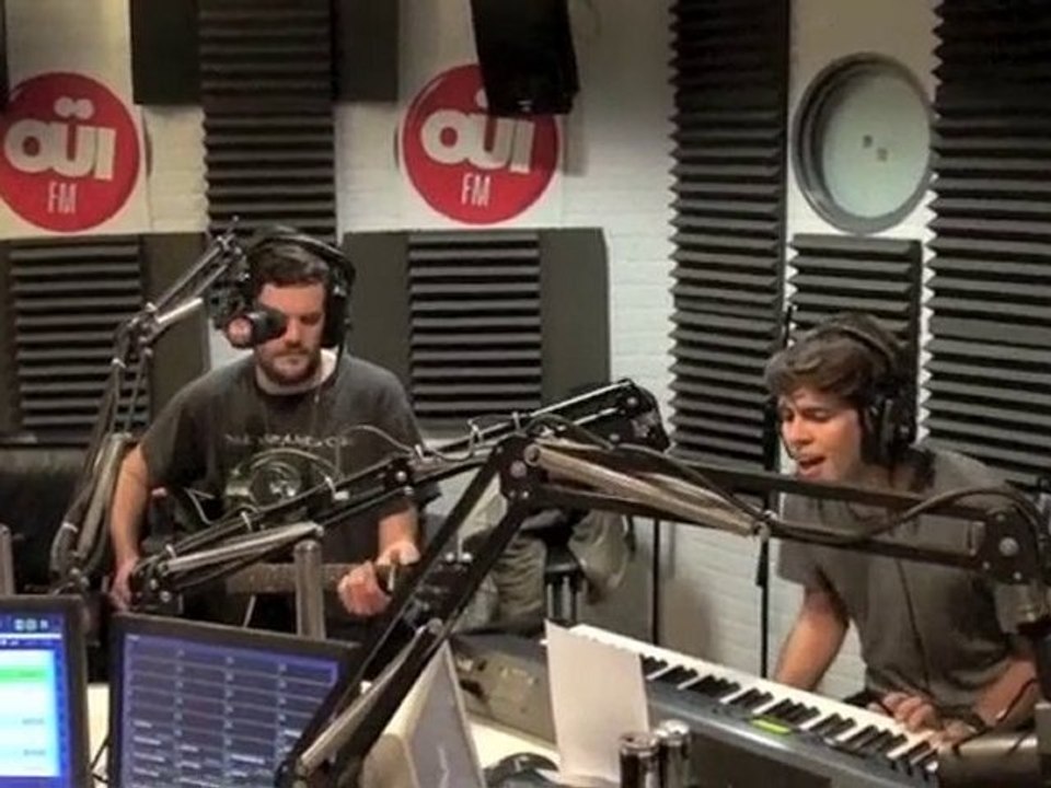 Klaxons - Black Cover - Session Acoustique OÜI FM
