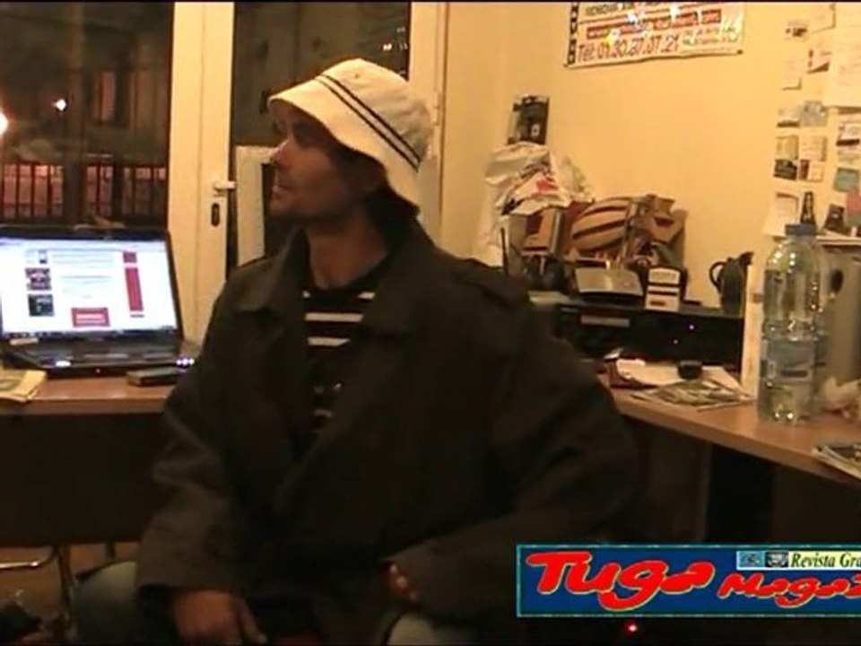 chef macon portugais dans le batiment a Paris