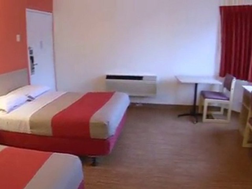 MOTEL 6 CHICAGO-ELK GROVE Video Tour