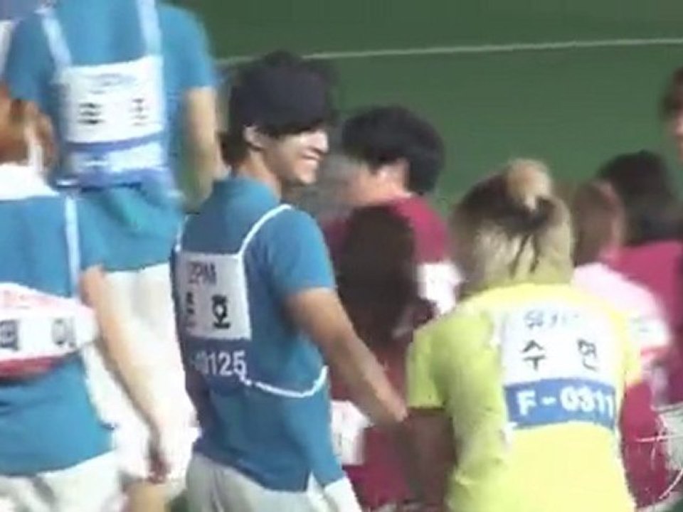 [FANCAM] 100914 Idol Sports Junho friendship cuts