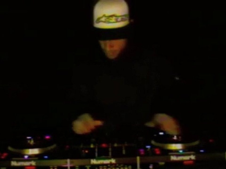 DJ RASP NUMARK V7 DUBSTEP DEMO