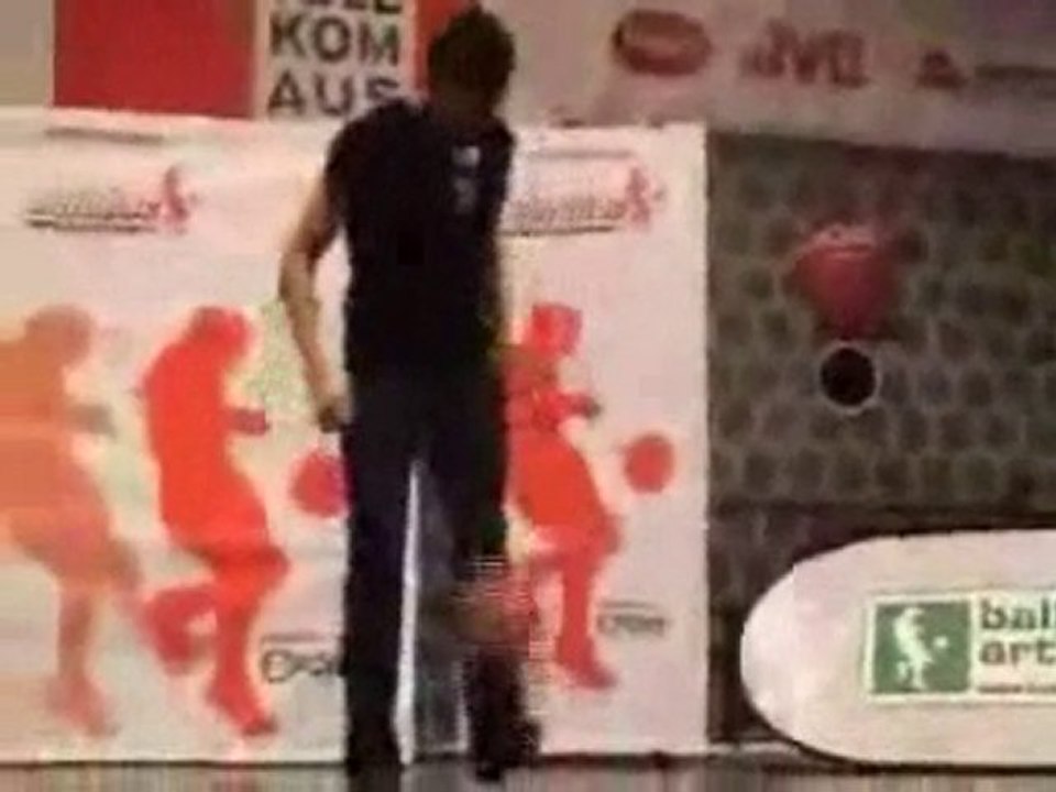 MIXX GUIFUNKK RENARDD BOMBASSE 2010 FUTSAL FREESTYLE