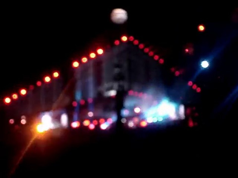 man with a harmonica - muse, stade de france
