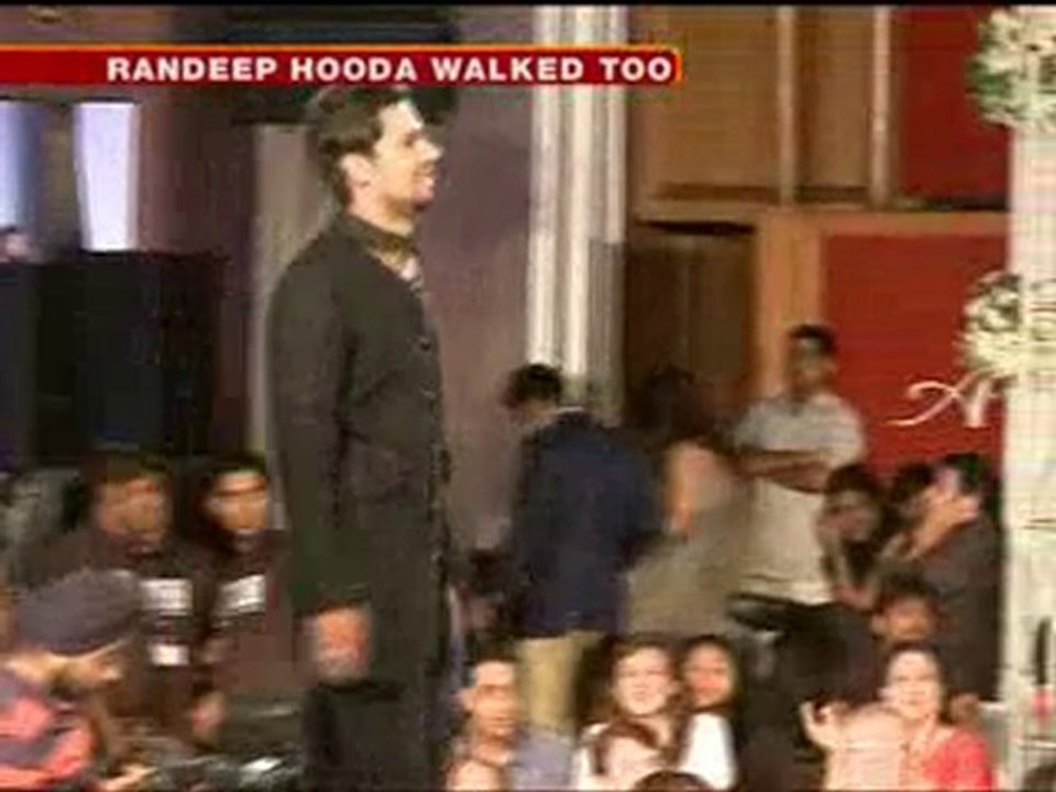 Sush walks the ramp with ex-flame