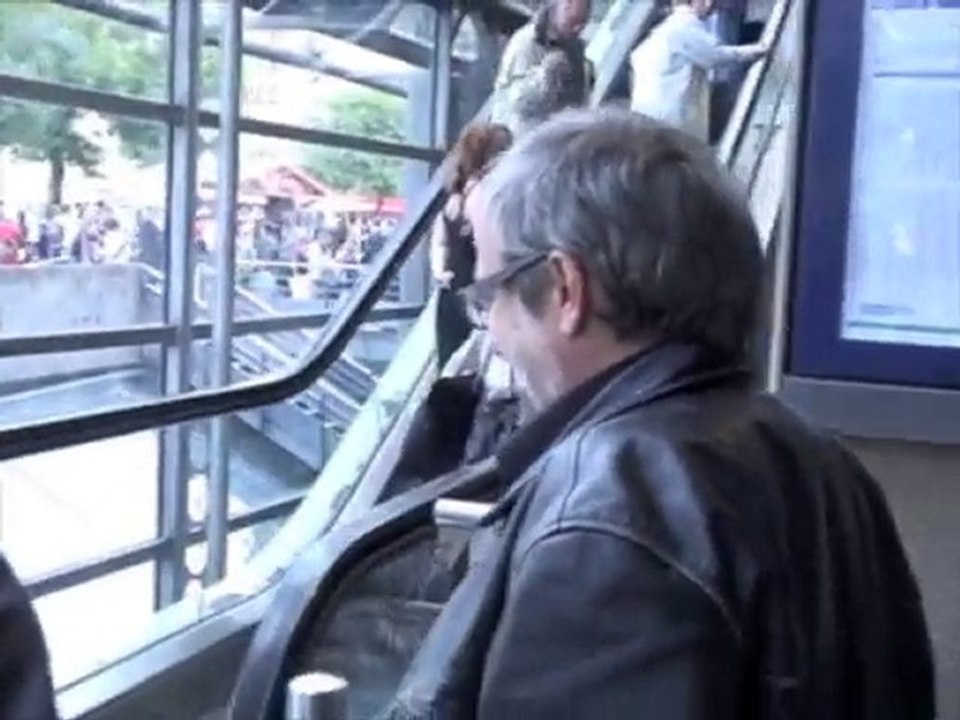 "Avec mon ami Delarue, nous avons le même groupe de parole!"