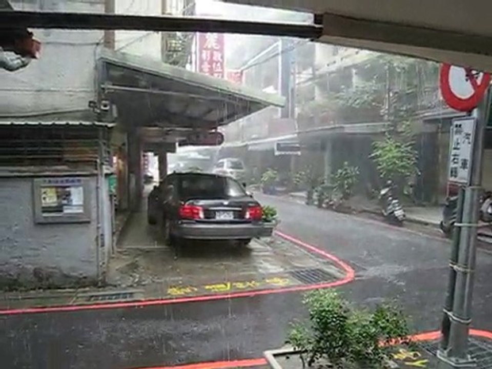 Typhoon Fanapi Taipei 2