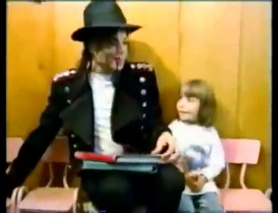 Michael Jackson With The Kindergarten Children