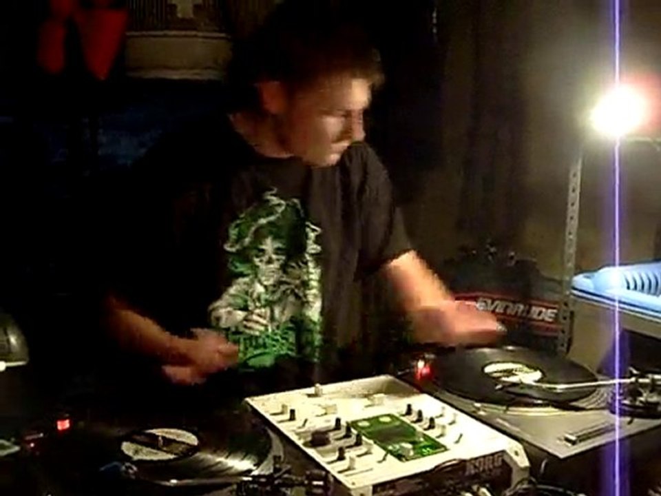 SCRATH DJ WILLY