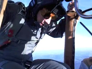 saut de paras depuis une montgolfière au meeting d'a&s 2010