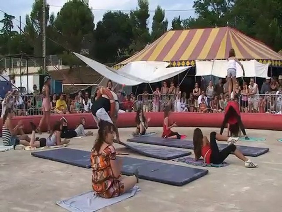 Acro-Caval aux Amandiers (Art équestre-cirque)