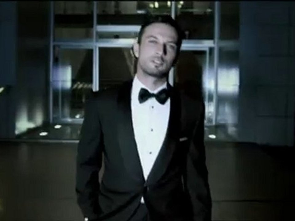 TARKAN   '  ÖP '  sarkisina cektigi Orjinal video klip