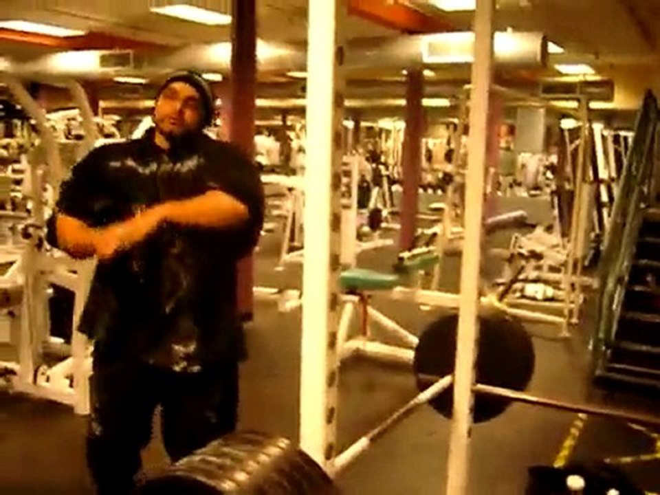 635 pound shrugs for 5 reps