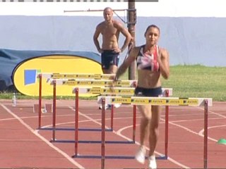 India stadium bridge collapses injuring nineteen