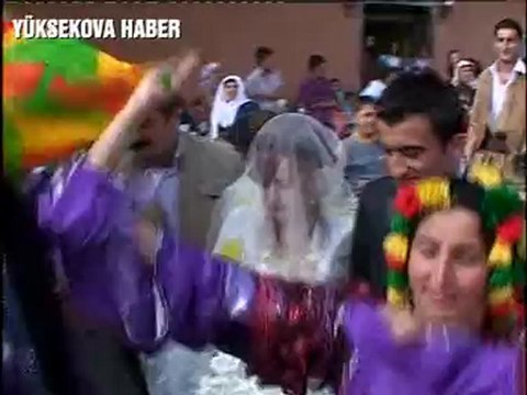 Köprüden geçti gelin - HAKKARİ - YÜKSEKOVA HABER