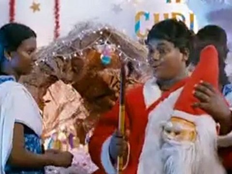 Aval appadi onrum azhakillai..._Angadi Theru