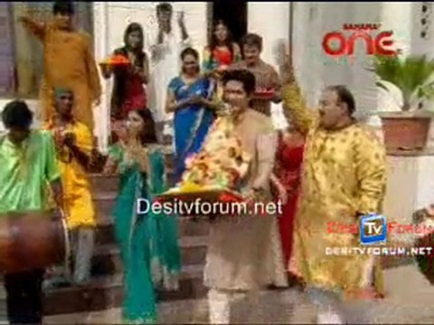 Woh Rehne Wali Mehlon Ki - 21th September 2010 - Part1