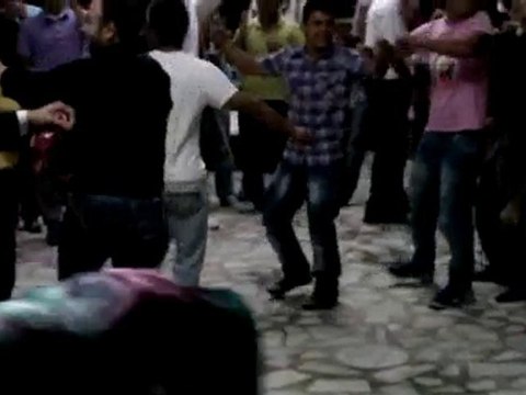 ZAHİDE İLE EMRAH -kolbastı kelle halay