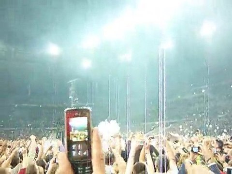 U2- stade de france - 18/09/2010- entrée en scène