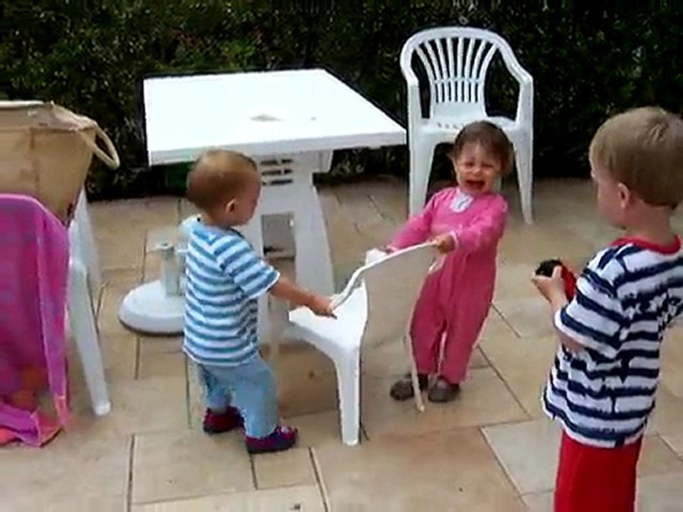 Bagarre pour une chaise
