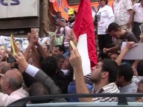 Egyptians protest at possible family handover