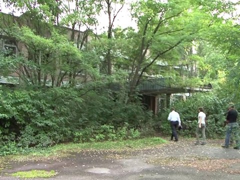 Tourists head for Chernobyl radiation zone