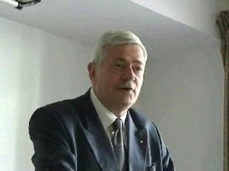 FN - Bruno Gollnisch - Présidence du Front National - 9/2010