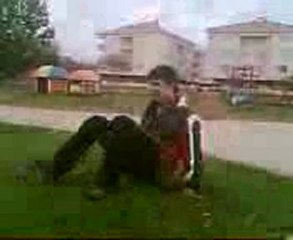 Coş osurdu bak nooldu yaa