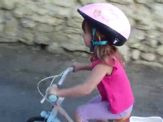 22 septembre 2010 : Fantine sait faire du vélo !