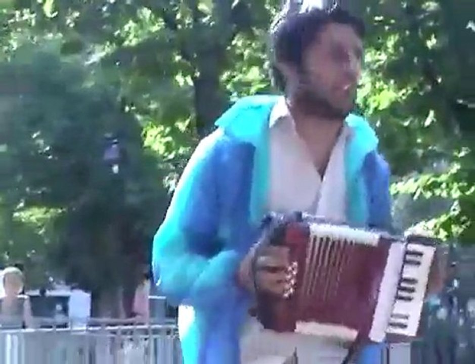 Chanteur_de_Rue_a_Marseille